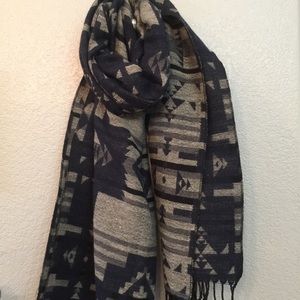 Buckle Thick Tribal Print Scarf